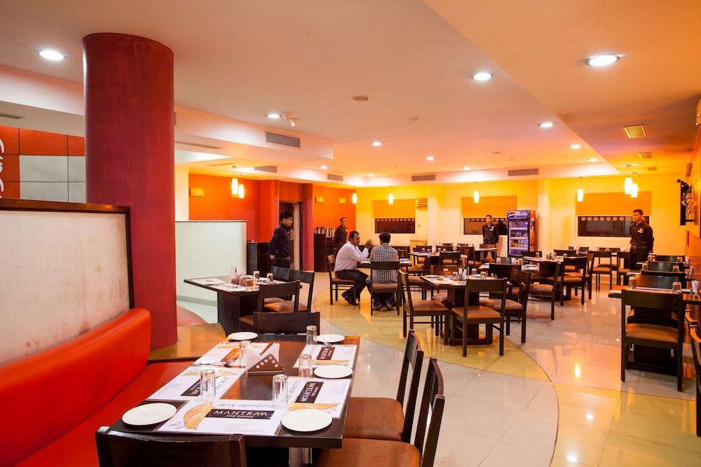 Ginger Nashik Hotel Eksteriør billede
